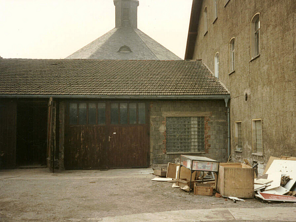 1990-3-Gebaeude-LTA.jpg  